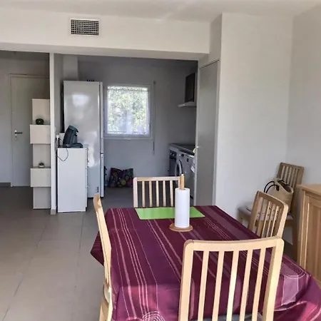 Pavillon Dans Recente 8 Personnes